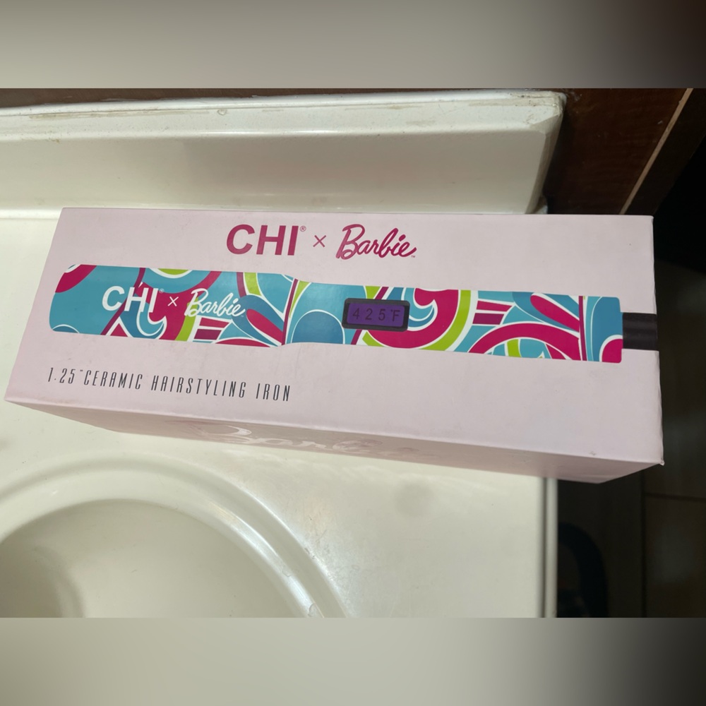 x Barbie Ceramic Hairstyling Iron - Multicolor